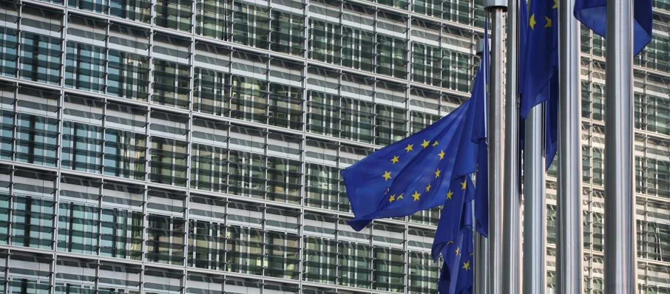 Bloomberg: Η ΕΕ εξετάζει την επιβολή εμπάργκο όπλων στην Τουρκία